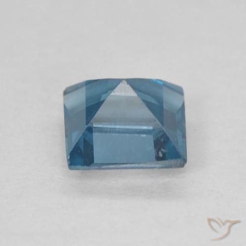 0.62克拉天然黄玉，正方形，VVS-VS
