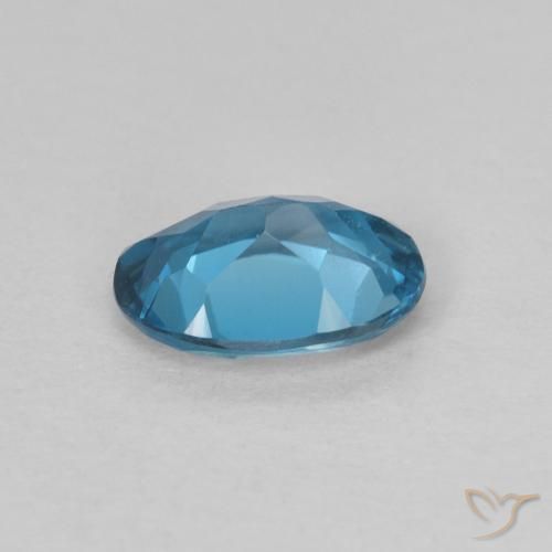 0.75克拉天然黄玉，椭圆形，VVS-VS