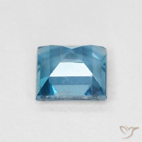 0.64克拉天然黄玉，正方形，VVS