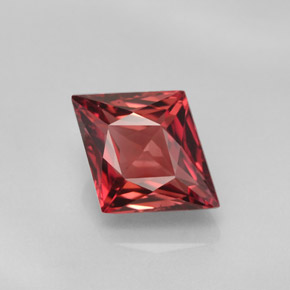 4.96克拉天然粉色碧玺，异形，13.8×10.9毫米，VVS-VS