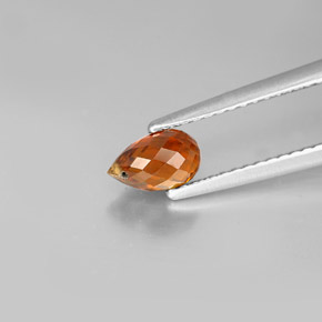 0.83克拉天然黄金色碧玺，水滴珠形切工，6.7×4.1毫米，VVS-VS