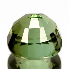 2.98克拉天然绿色碧玺，垫形剪裁，8.2×8.1毫米，IF