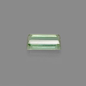 0.65克拉天然绿色碧玺，长方形切工，6.8×3.3毫米，VVS-VS