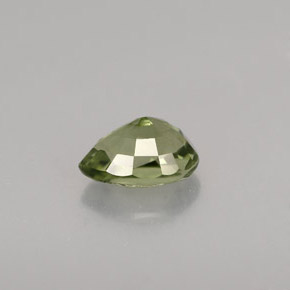 0.93克拉天然绿色碧玺，梨形，7.2×5.3毫米，VVS