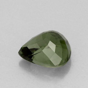 2.16克拉天然绿色碧玺，梨形，8.9×7.9毫米，VVS