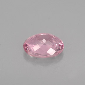 0.69克拉天然粉色碧玺，椭圆形切割，6.5×5.2毫米，VVS