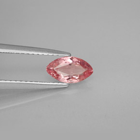 0.70克拉天然粉色碧玺，马眼形，7.9×4.5毫米，VS-SI