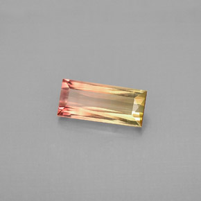 1.02克拉天然多色碧玺，长方形切工，9.4×4.2毫米，VVS