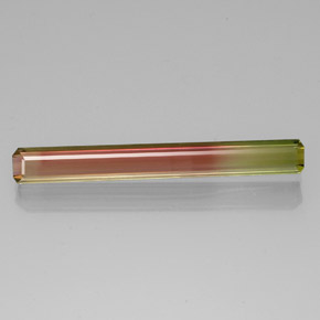 6.88克拉天然双色碧玺，祖母绿式切割，36.9×4.6毫米，VVS-VS