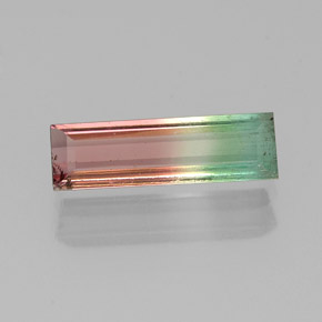 0.84克拉天然多色碧玺，长方形切工，10.7×3.2毫米，VS-SI