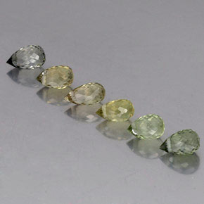 2.22天然多色碧玺，水滴珠形切工，5.2×3.3毫米，VS