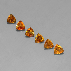 天然橙色碧玺，三角形，4.1×4.1毫米，VVS-VS