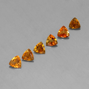 天然橙色碧玺，三角形，4.1×4.1毫米，VVS-VS