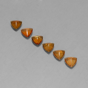 天然橙色碧玺，三角形，4.1×4.1毫米，VVS-VS