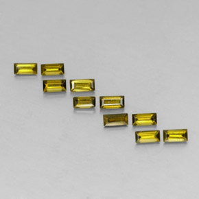 天然绿色碧玺，长方形切工，4.1×2毫米，VS