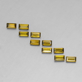 天然绿色碧玺，长方形切工，4.1×2.1毫米，VS