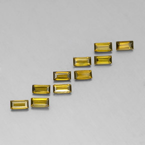 天然绿色碧玺，长方形切工，4.1×2.1毫米，VS