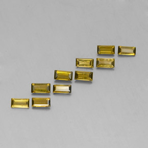天然绿色碧玺，长方形切工，4.3×2.2毫米，VS