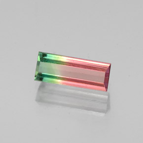 0.68克拉天然多色碧玺，长方形切工，8×3.2毫米，VS