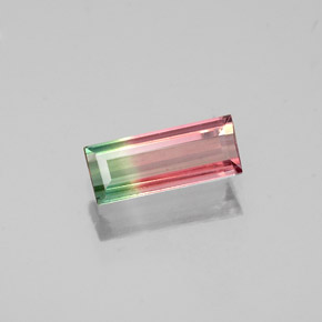 0.39克拉天然多色碧玺，长方形切工，7.1×2.9毫米，VS