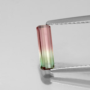 0.52克拉天然多色碧玺，祖母绿式切割，8.8×2.8毫米，VS