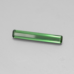 1.51克拉天然绿色碧玺，祖母绿式切割，20.7×3.4毫米，VS