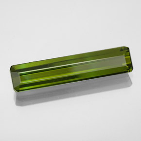 2.47克拉天然绿色碧玺，祖母绿式切割，19.5×4.3毫米，VVS-VS