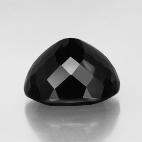 24.64克拉天然黑色碧玺，椭圆形切割，18.7×14.3毫米，不透明