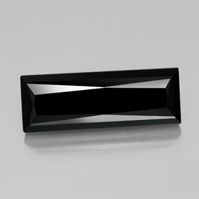 30.39克拉天然黑色碧玺，长方形切工，30×10.8毫米，不透明
