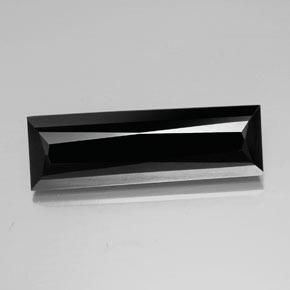 13.87克拉天然黑色碧玺，长方形切工，26.3×8.4毫米，不透明