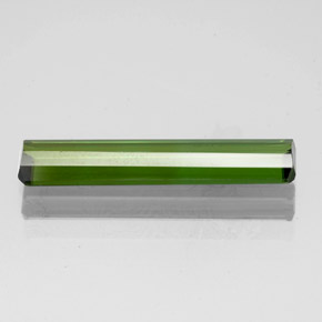 1.51克拉天然绿色碧玺，祖母绿式切割，18.1×3.8毫米，VS