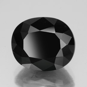 6.92克拉天然黑色碧玺，椭圆形切割，12.5×10.5毫米，不透明