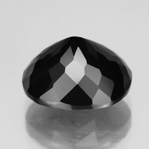 6.92克拉天然黑色碧玺，椭圆形切割，12.5×10.5毫米，不透明