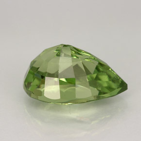 4.25克拉天然绿色沙弗莱石，梨形，11.8×8.1毫米，VVS-VS