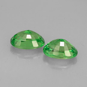 天然绿色沙弗莱石，椭圆形切割，6.1×4.2毫米，VS