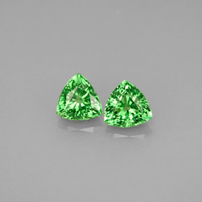 天然绿色沙弗莱石，三角形，5.1×5毫米，VS-SI
