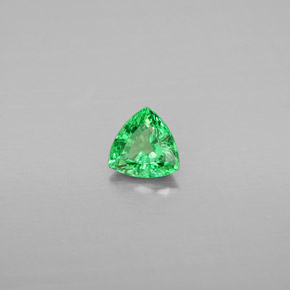 0.54克拉天然绿色沙弗莱石，三角形，5.1×5.1毫米，VS