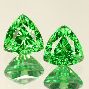 天然绿色沙弗莱石，三角形，4.2×4.1毫米，VS