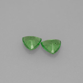 天然绿色沙弗莱石，三角形，4.8×4.7毫米，VS