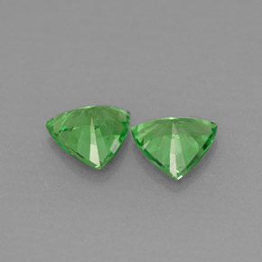 克拉天然沙弗莱石榴石，胖三角形，VS-SI