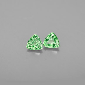 天然绿色沙弗莱石，三角形，4.2×4.1毫米，VS