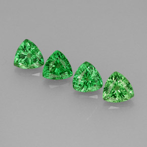 天然绿色沙弗莱石，三角形，4.1×4.1毫米，VVS-VS