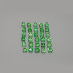 2.05天然绿色沙弗莱石，方形，2.2×2.1毫米，VVS-VS