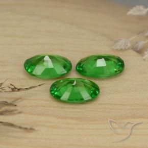 1.30天然绿色沙弗莱石，椭圆形切割，5.9×3.9毫米，VS