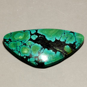 31.36克拉天然绿色绿松石，异形，40.7×22.9毫米，不透明