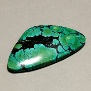 31.36克拉天然绿色绿松石，异形，40.7×22.9毫米，不透明