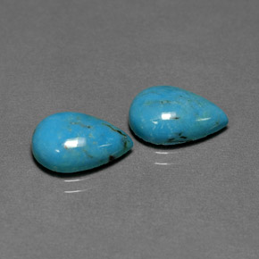 天然绿色绿松石，梨形，11.9×8毫米，不透明