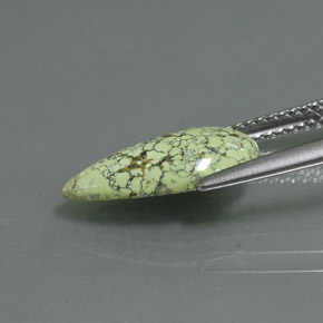 1.85克拉天然绿色绿松石，梨形，14.6×7.3毫米，不透明