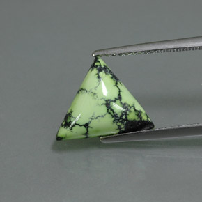 2.48克拉天然绿色绿松石，三角形，13.3×10.8毫米，不透明