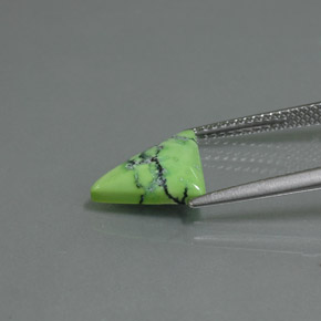 1.54克拉天然绿色绿松石，三角形，12.9×8.5毫米，不透明